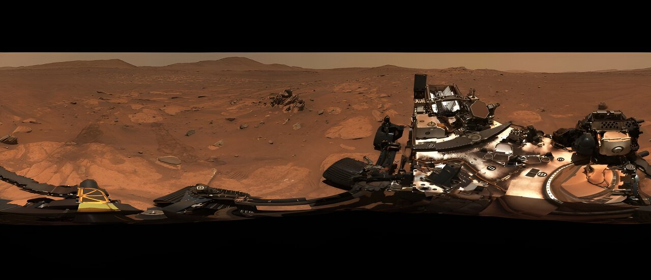 "Perseverance Rover Unveils Secrets of Martian Lake's Ancient Past"