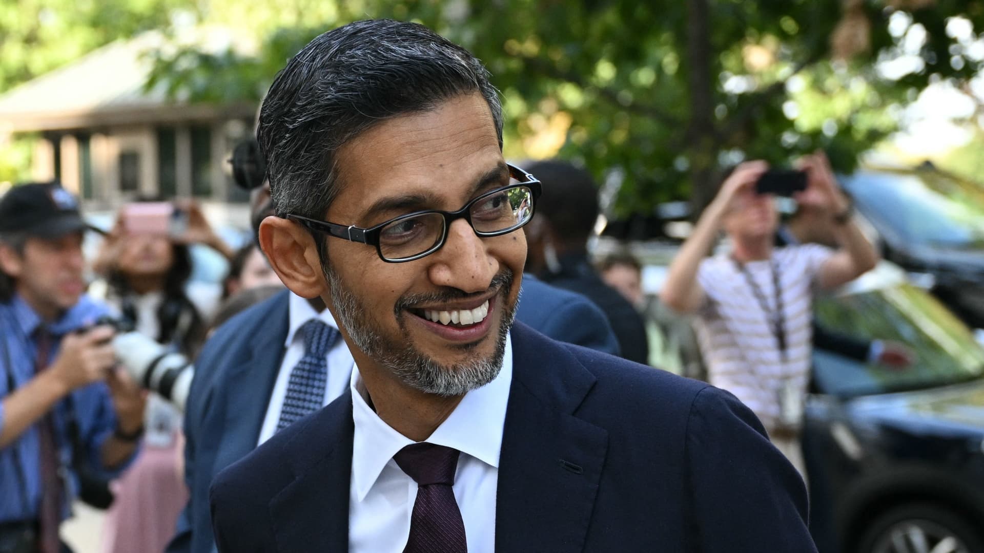 "Big Tech CEOs' Game Plan: Profiting from AI Investments"