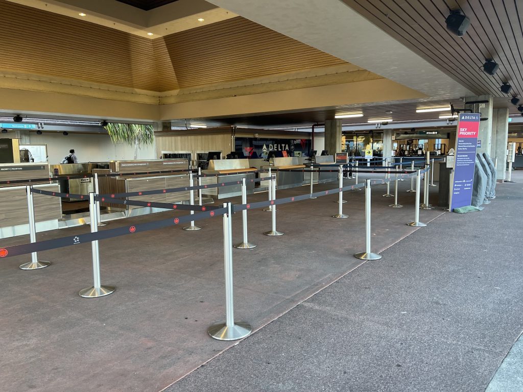 "Kona International Airport Runway Closure Causes Travel Chaos"
