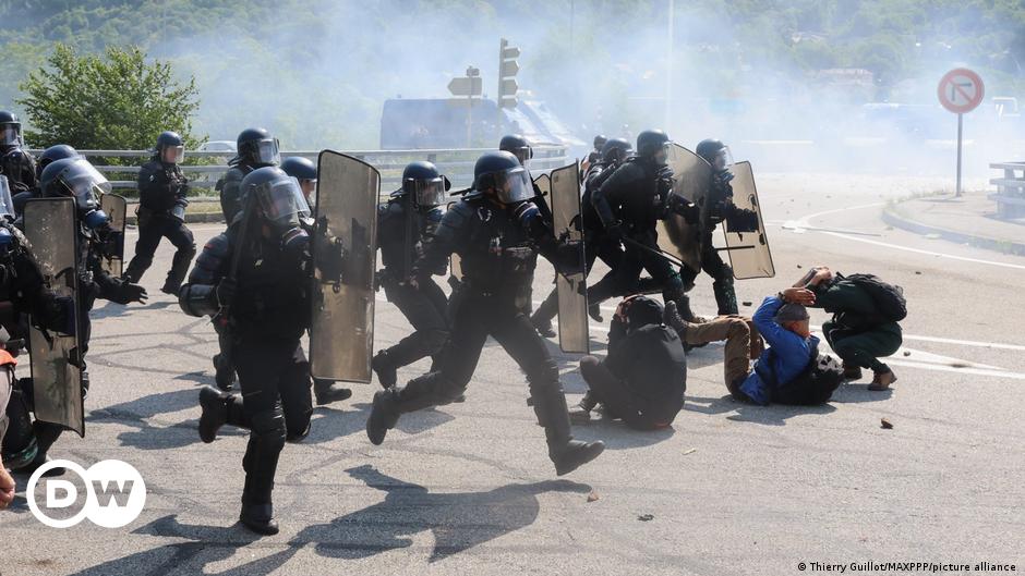 Violent clashes erupt over French Alpine rail project