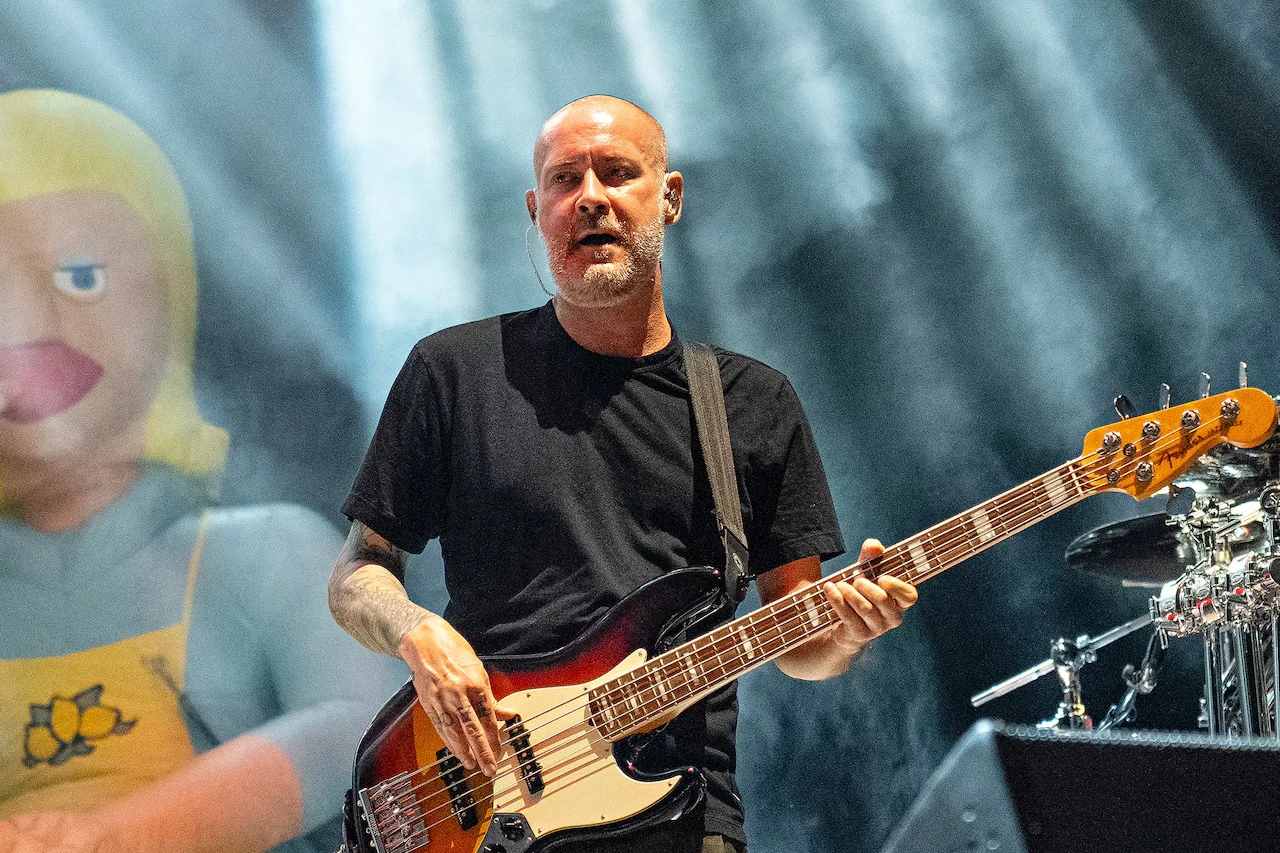 Featured image for ‘90s Rocker Sam Rivers Found Dead in Blood-Stained Bathroom