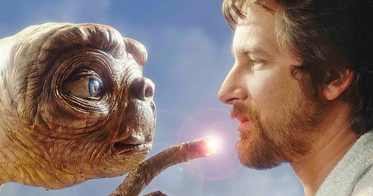 Featured image for Spielberg regrets editing guns out of 'E.T.'