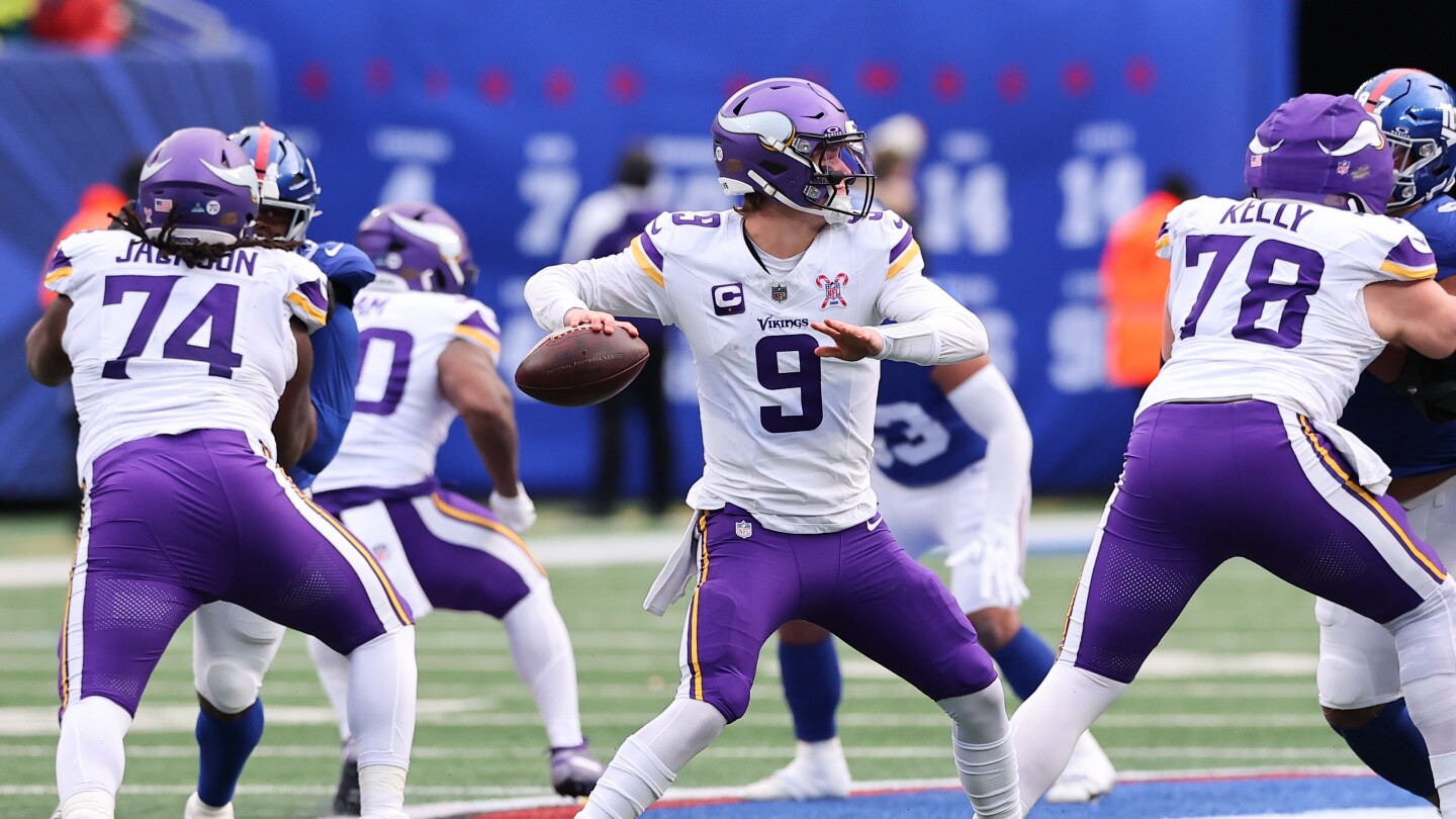 Featured image for Vikings' J.J. McCarthy sidelined with hand injury for Week 17