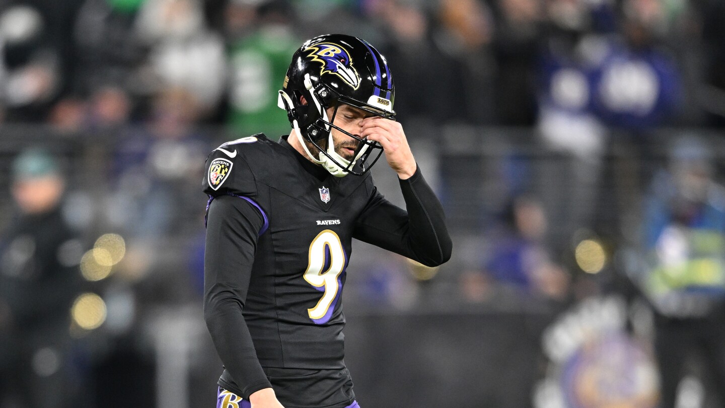 Featured image for Belichick and Experts Weigh In on Justin Tucker's Kicking Struggles