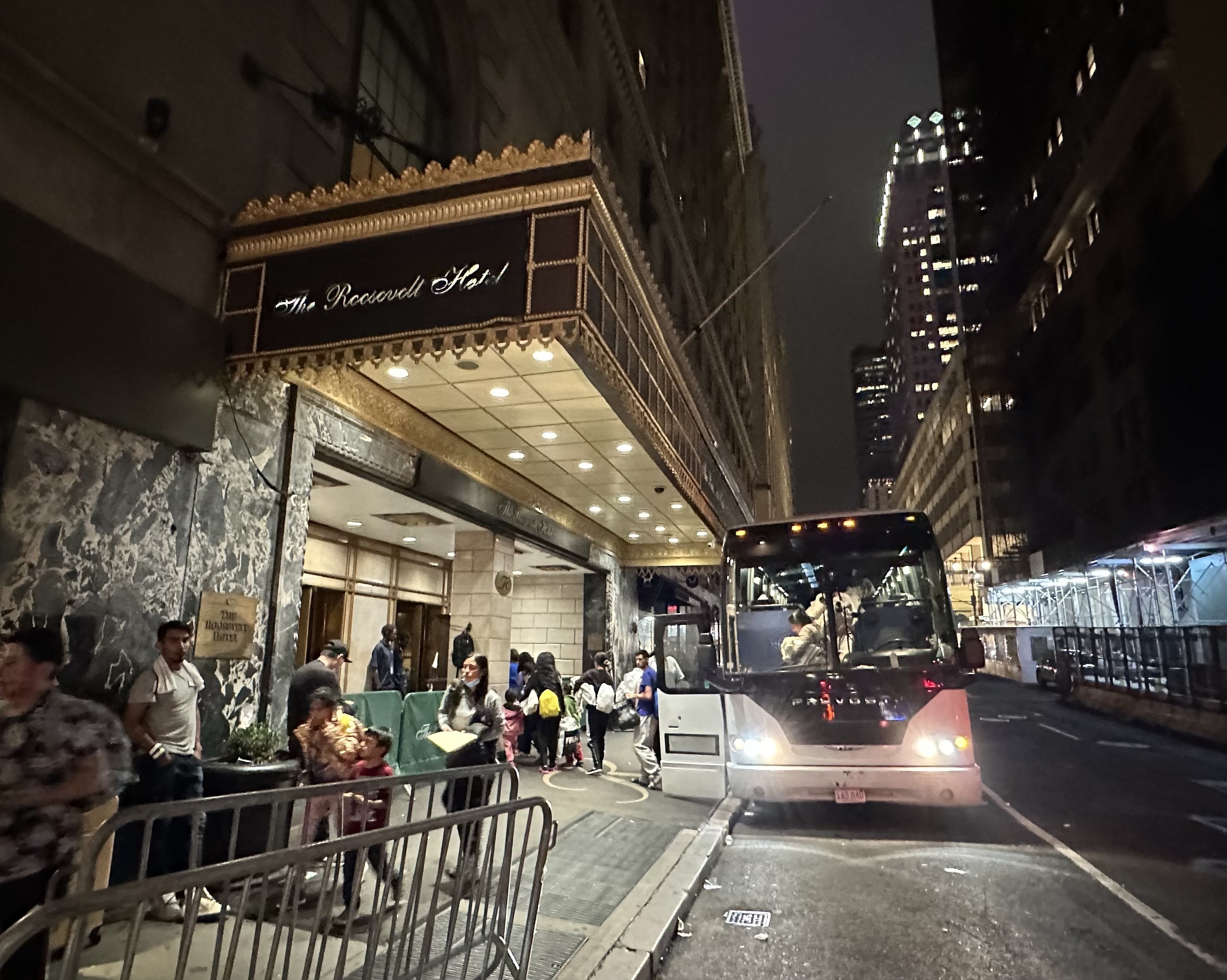 Featured image for NYC Mayor Sues Texas Bus Firms for $700M Over Migrant Transports