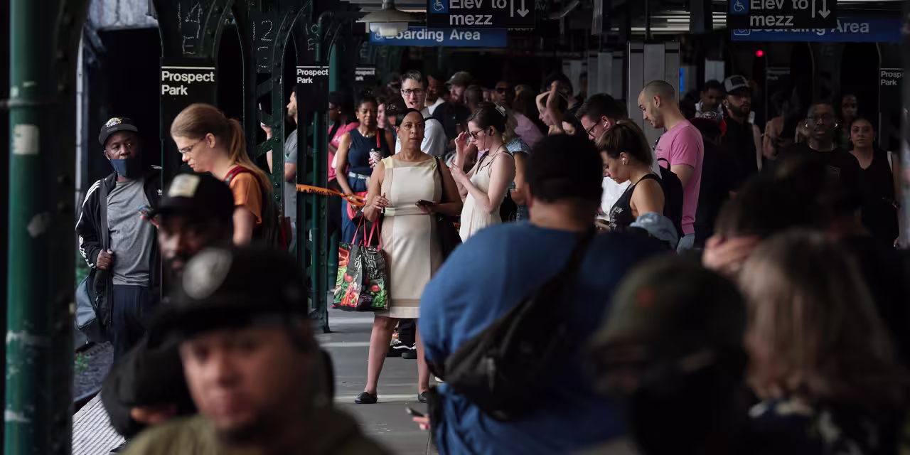 Featured image for Weak Jobs Data Triggers Rally in Treasuries and Market Drop