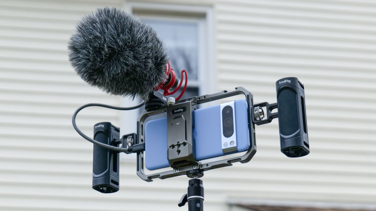 Featured image for Switching from Galaxy S23 Ultra to Pixel 8 Pro: My Compelling Reasons