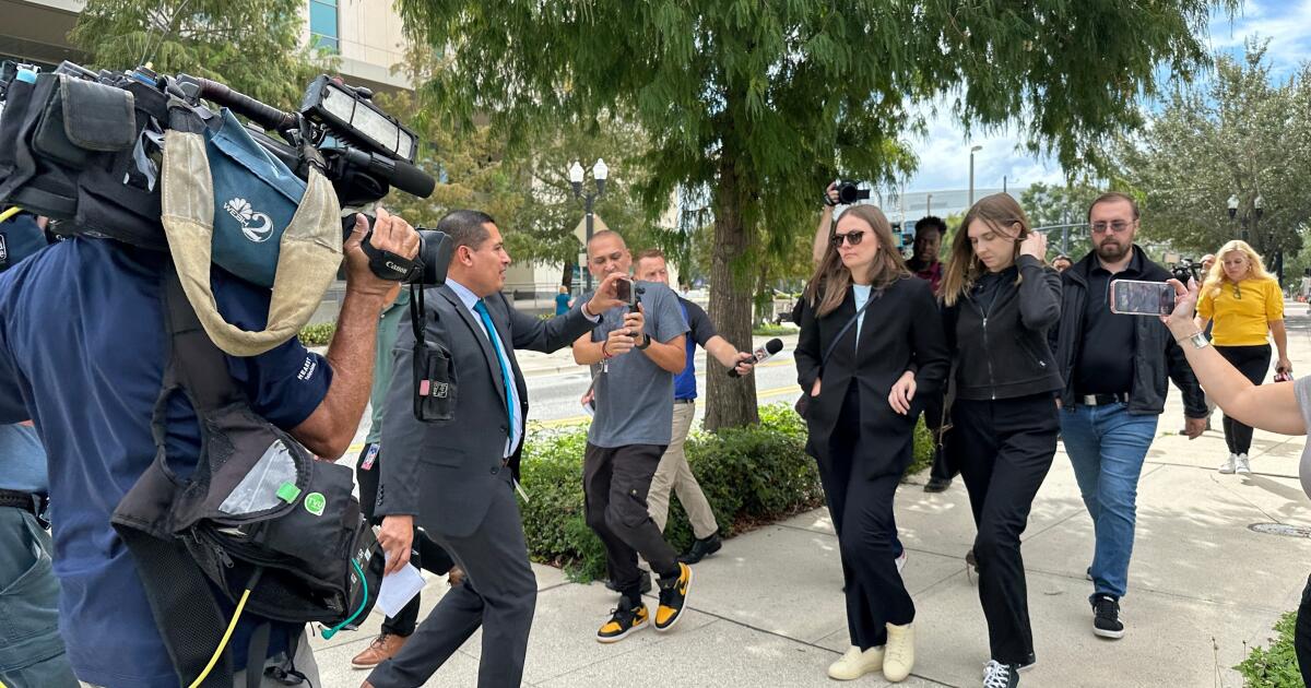 Featured image for Palisades Fire Suspect Allegedly Used Stuffed Animal to Hide Gun and Made Threats