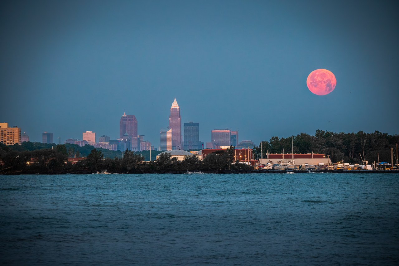 "Stunning Strawberry Moon shines over Cleveland, UK, and beyond"
