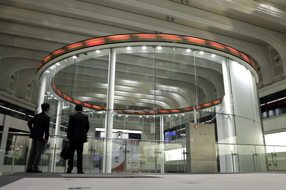 Global Stock Markets React to Fed Rate-Cut Speculation and Mixed Data