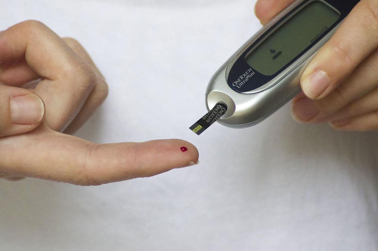 "FDA Warns Against Smartwatches' Blood Sugar Monitoring Claims"