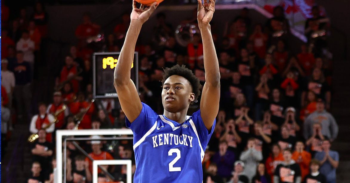 Featured image for Clemson Stuns Kentucky, Hands Wildcats First Loss Under Coach Pope