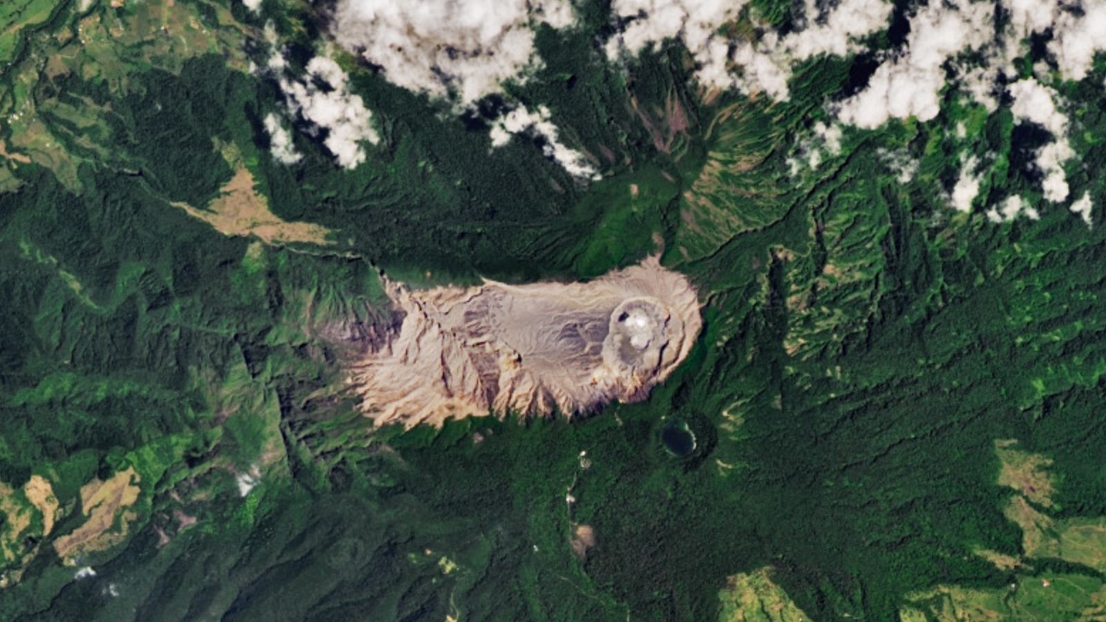 Featured image for Costa Rica's 'Paradise' Volcano Resembles Ancient Mars from Space