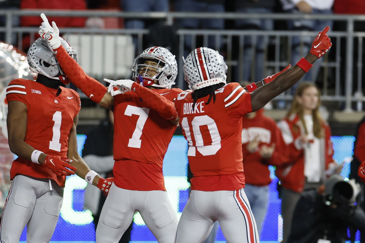 Featured image for "Ohio State Football's Defensive Backs Opting to Stay for Senior Seasons"