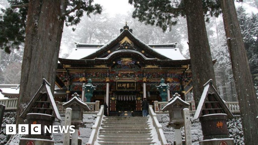 Featured image for Japan Faces Heavy Snowfall and Disruptions Amidst Winter Storms