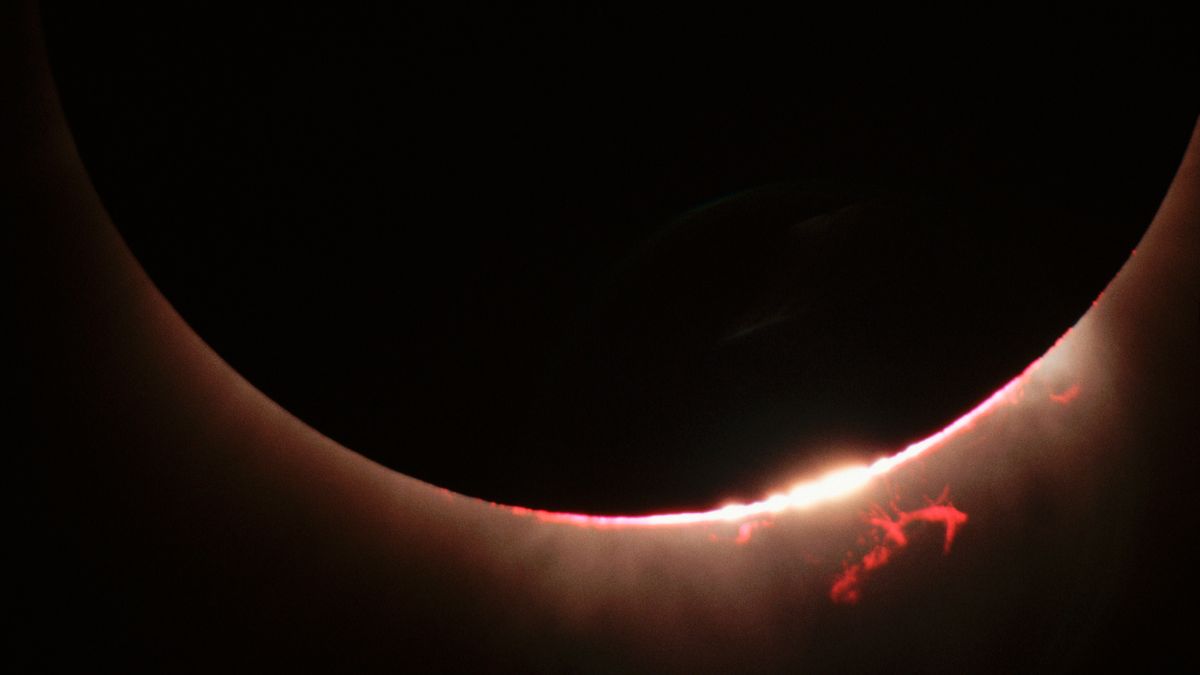 Featured image for "Potential Sun Explosions Visible During April 8 Solar Eclipse"