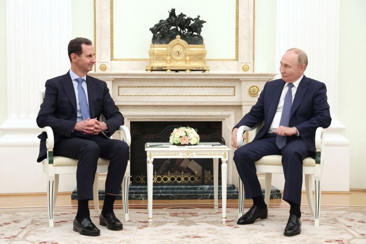 Trump Advocates Non-Intervention in Syria, Citing It as 'Not Our Fight'