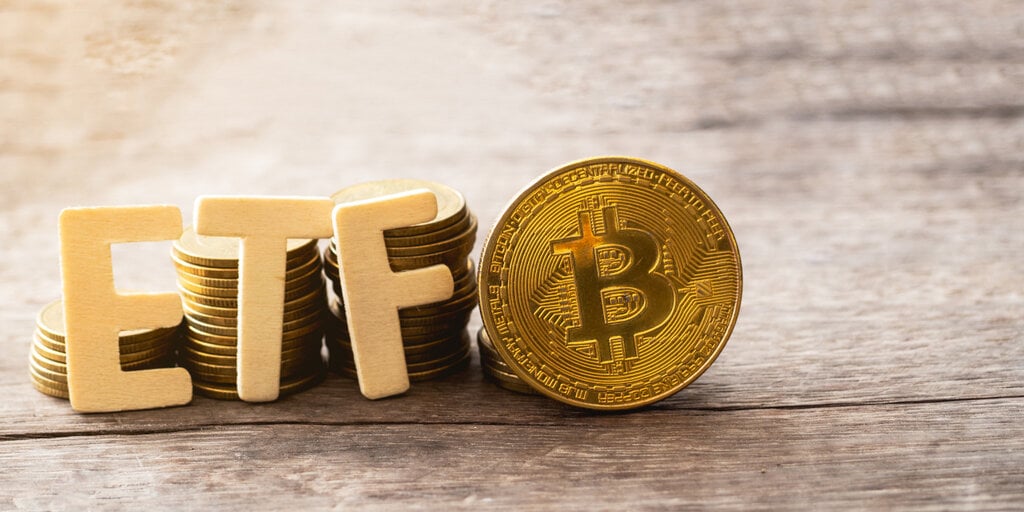 Featured image for Bitcoin ETFs Surge with $1 Billion Inflows, Pushing Price to New Record