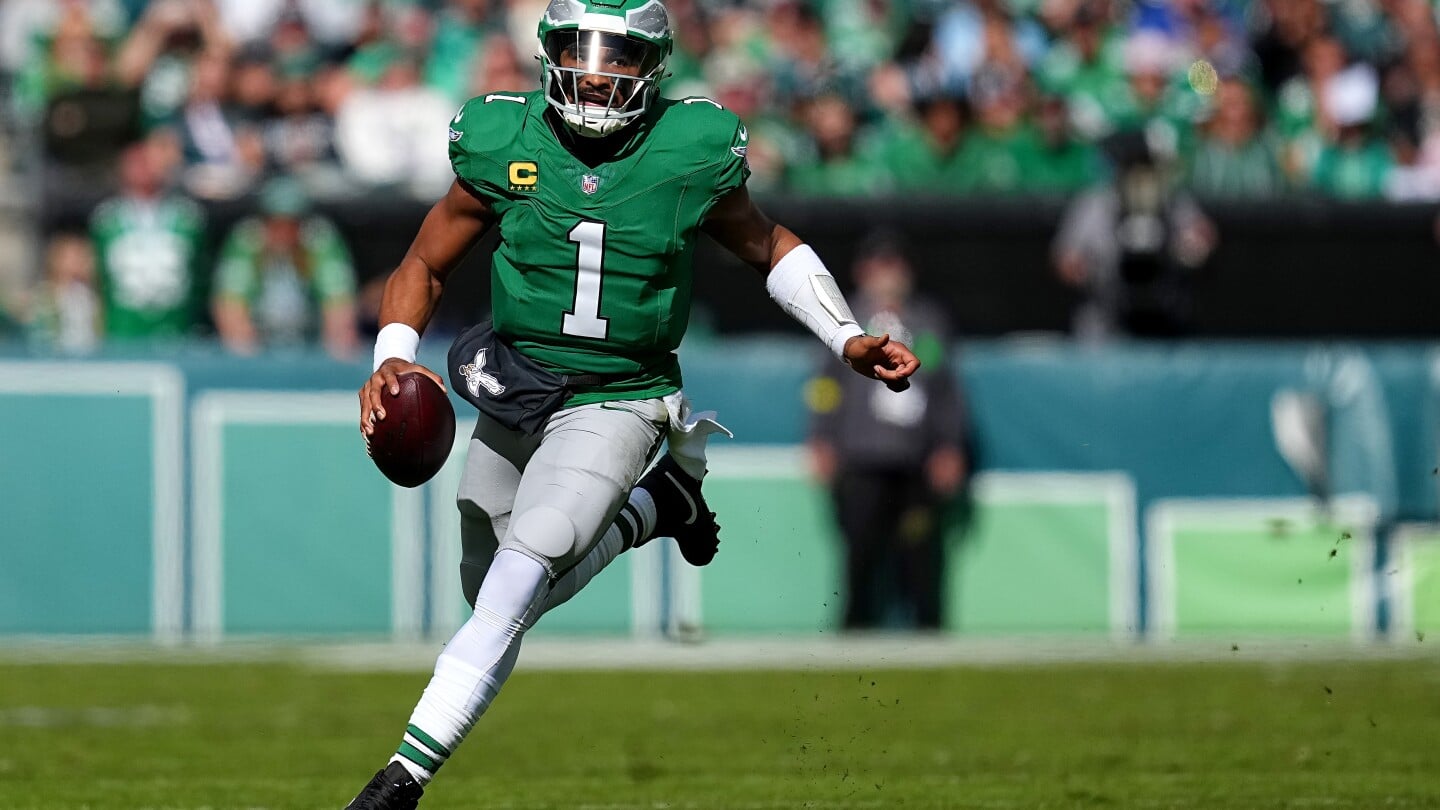 Featured image for Controversial Calls in Eagles-Giants Tush Push Spark NFL Outrage