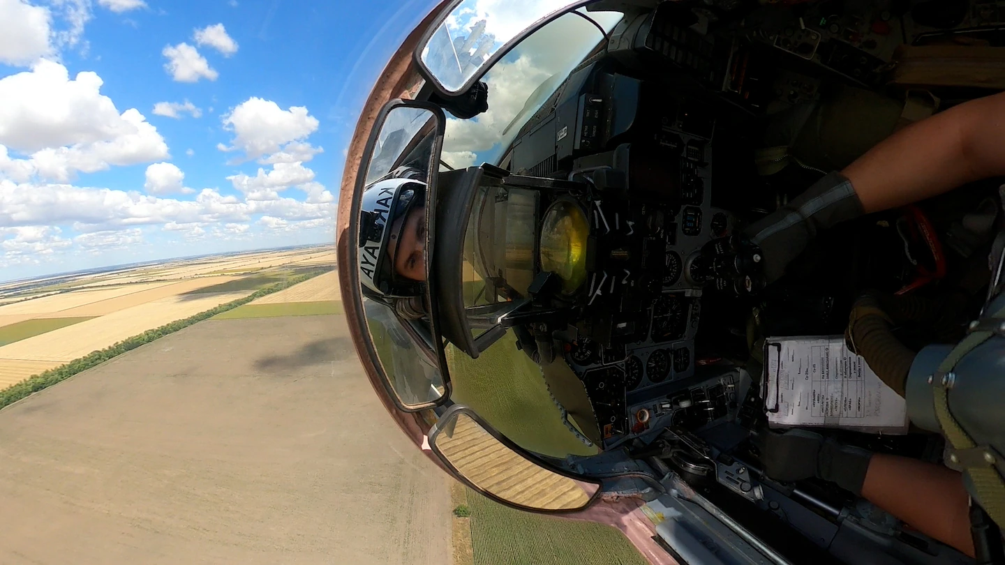 Ukraine's F-16 Training and Delays: A Risky Situation