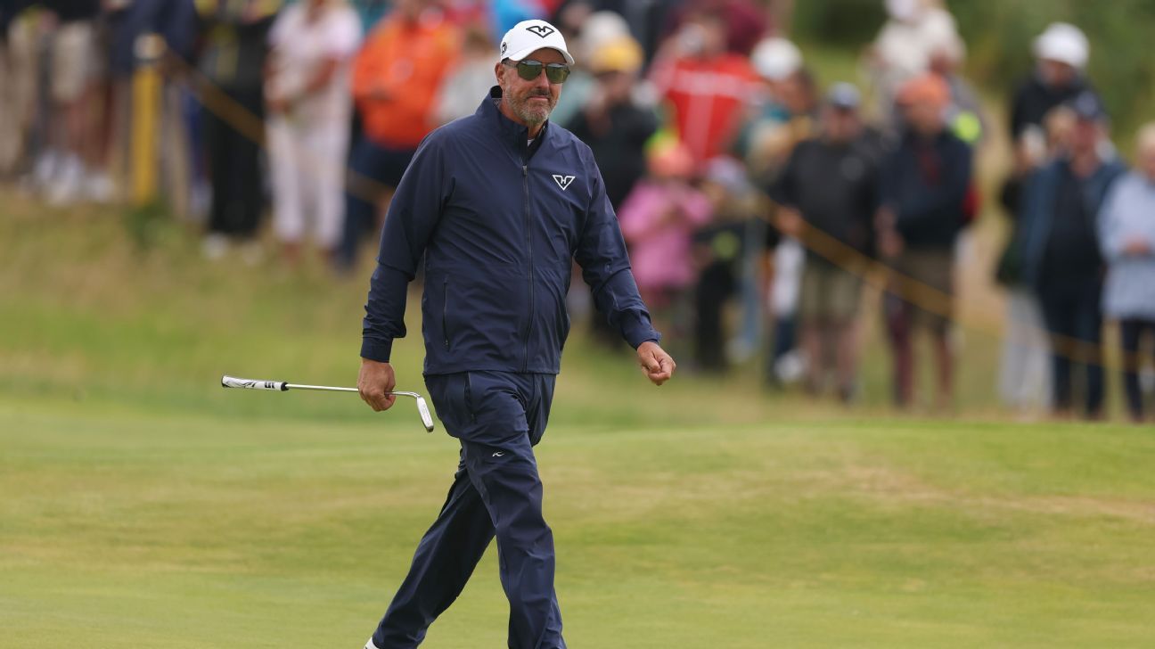 Featured image for Phil Mickelson Takes Early Lead at 2025 British Open
