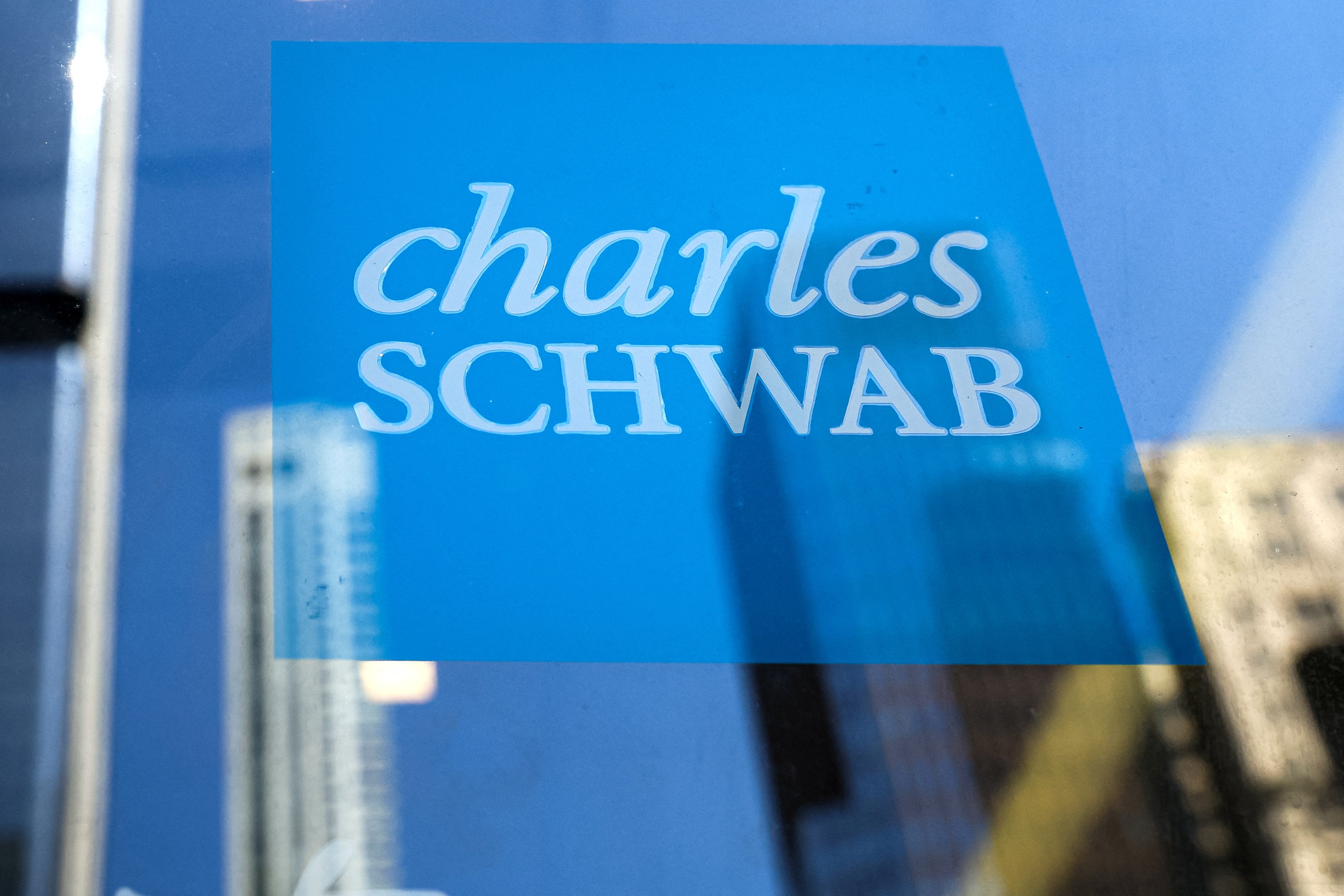 Featured image for Charles Schwab's Cost-Cutting Measures: Job Cuts and Office Closures to Save Millions