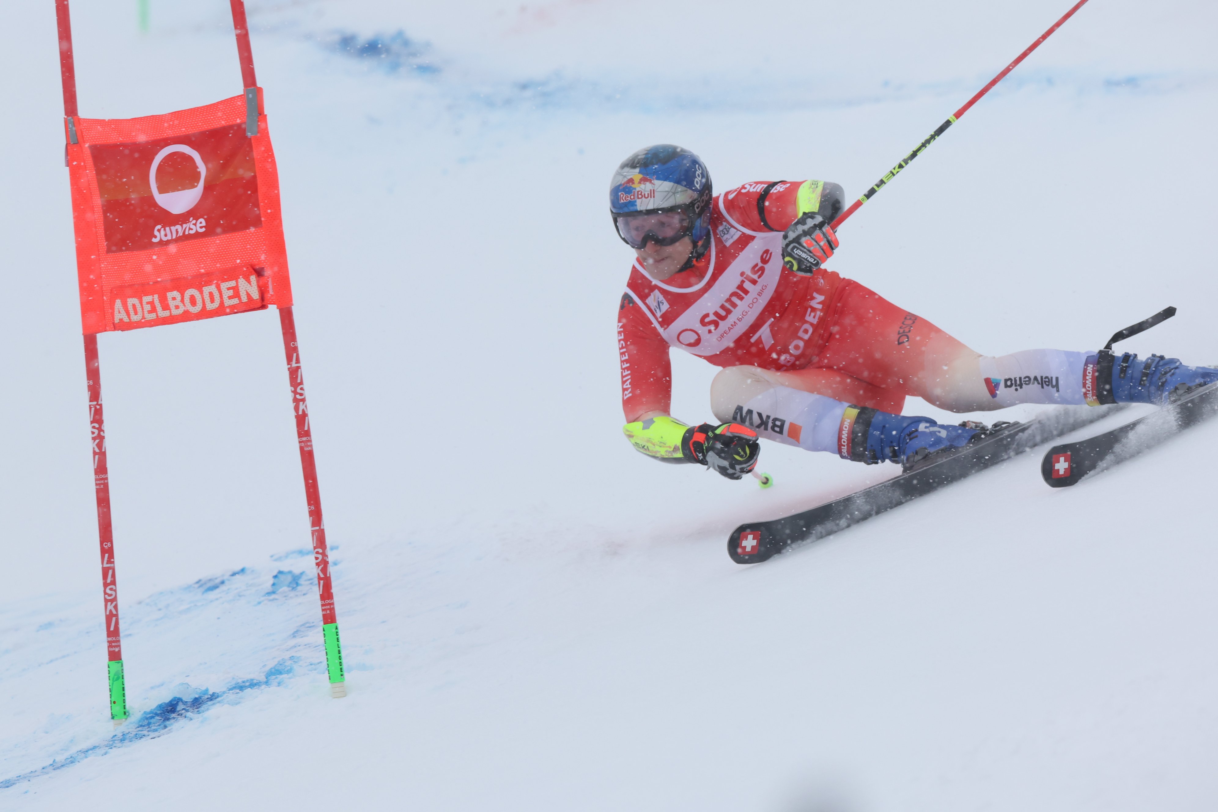 Featured image for Odermatt sets record with fifth consecutive Adelboden Giant Slalom victory