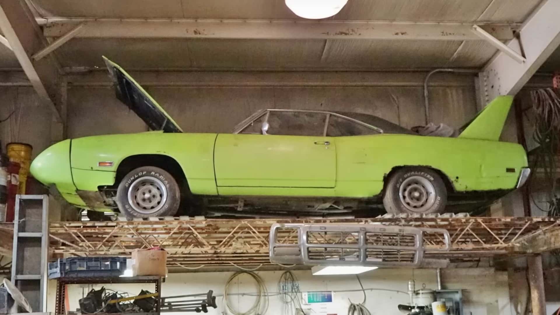 Featured image for "Rare Barn Find: Pristine 1969 Plymouth HEMI GTX and 1970 Superbird Unearthed!"