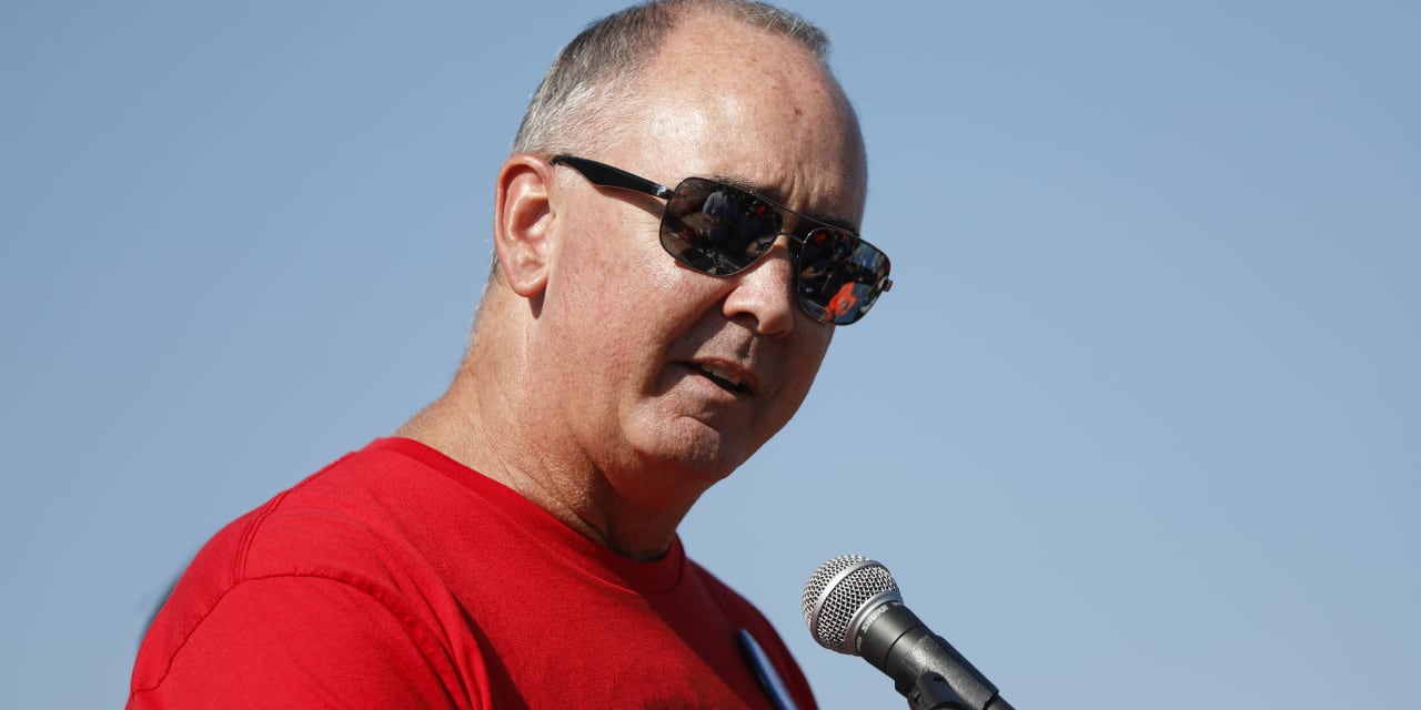 "Auto Industry Braces for Potential Strikes as CEOs and Union Clash"