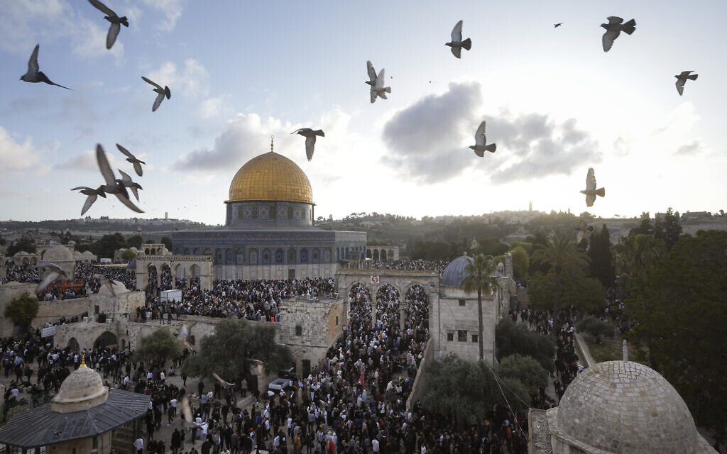 Eid and Ramadan bring unity and peace to Israelis and Palestinians at Al-Aqsa.