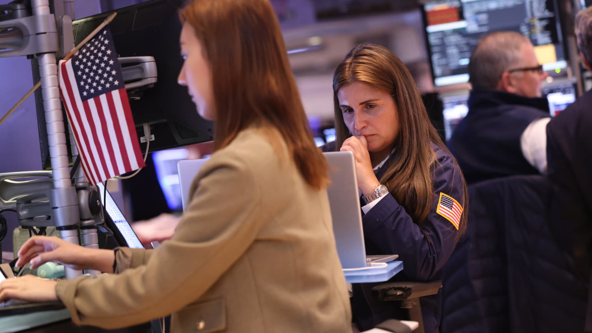 "Market Anticipation: Stocks Edge Up as Investors Await CPI Data and Earnings Reports"