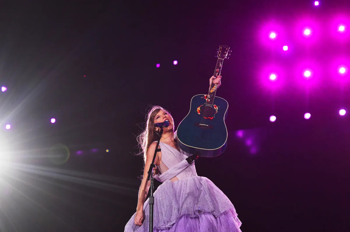 Featured image for Taylor Swift's Birthday Celebrations Unite Fans and Animal Rescues