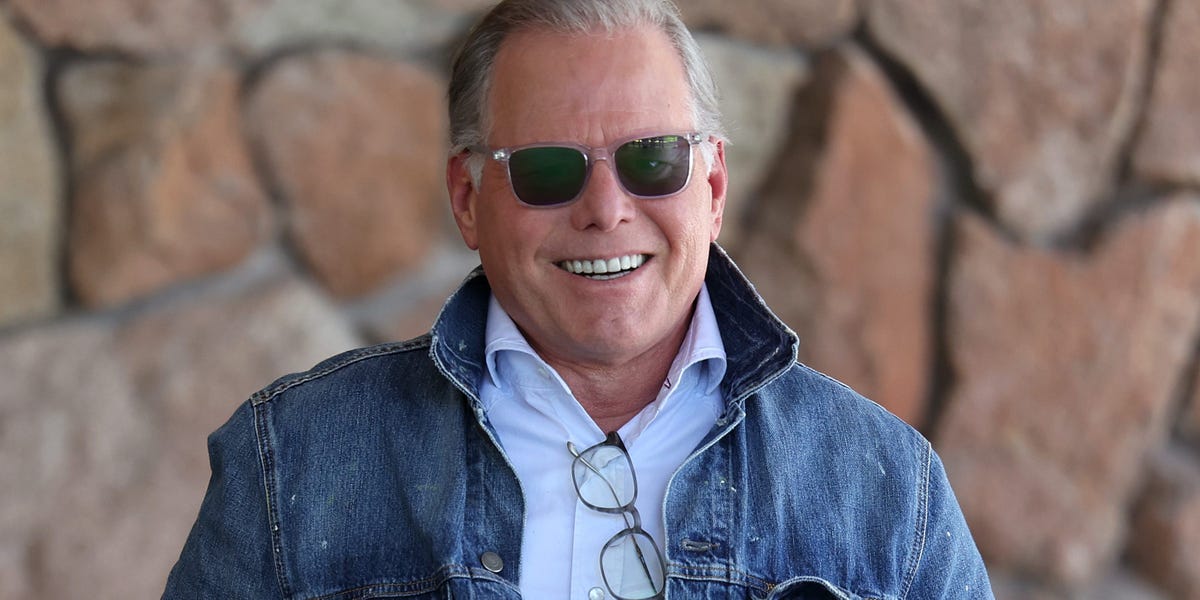 "Warner Bros. Discovery CEO in Merger Talks with Paramount Global, CBS, TNT, and NBCUniversal"