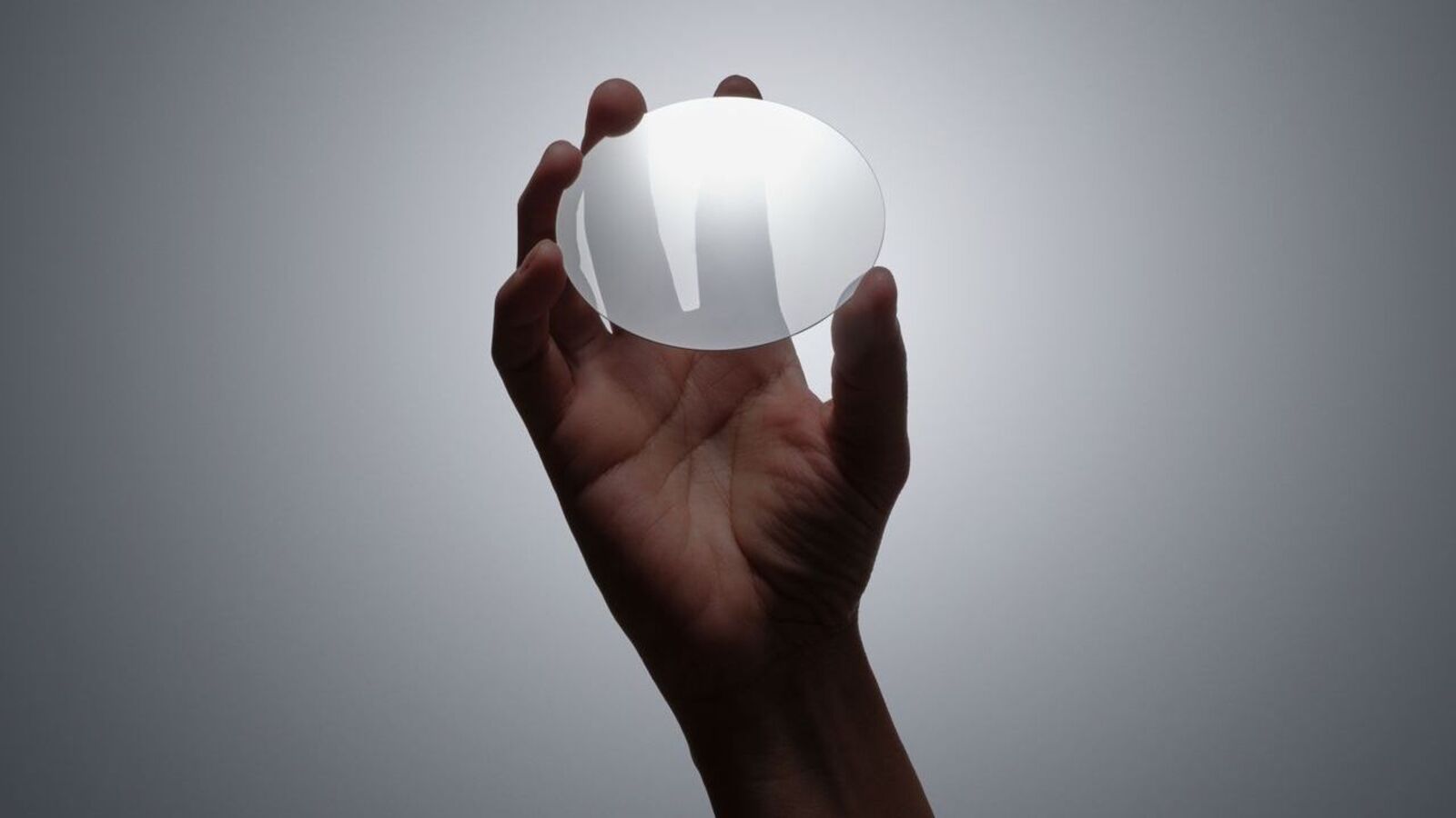 Featured image for "World's Largest Diamond Unlocks Breakthrough in Microchip Speed"