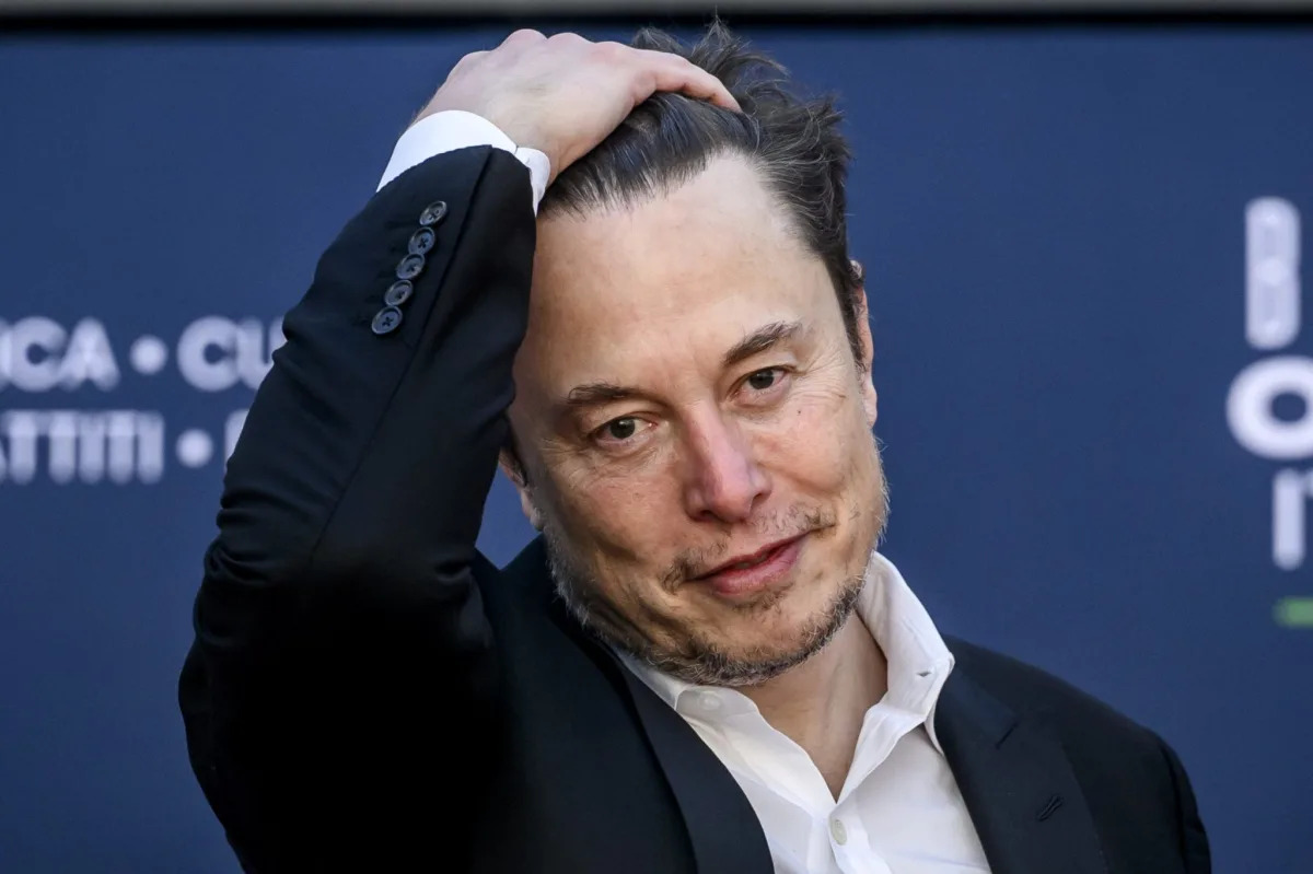Featured image for "Elon Musk's Controversial Behavior: A Closer Look"