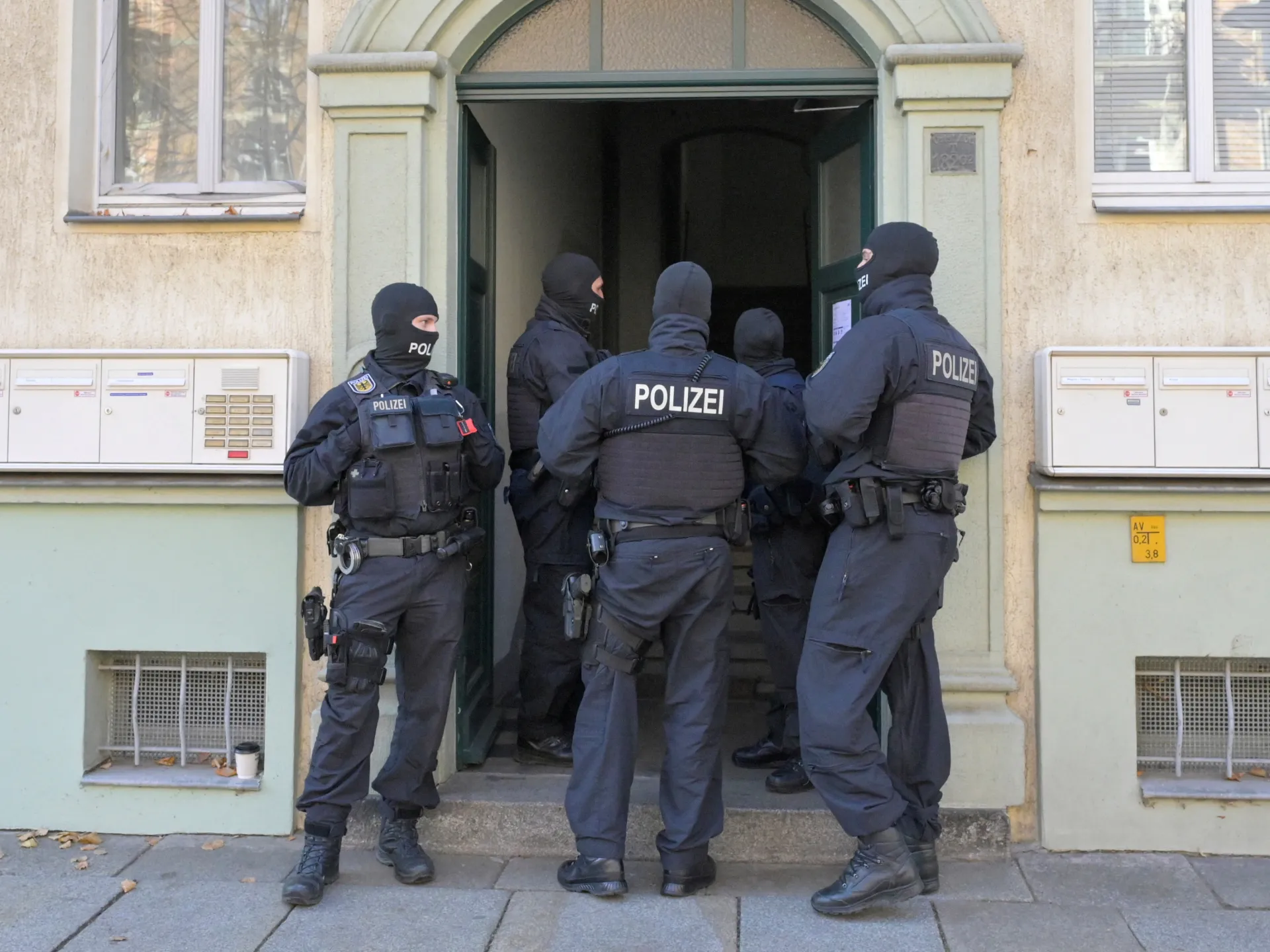 Featured image for Eight Arrested in Germany for Far-Right Militant Activities