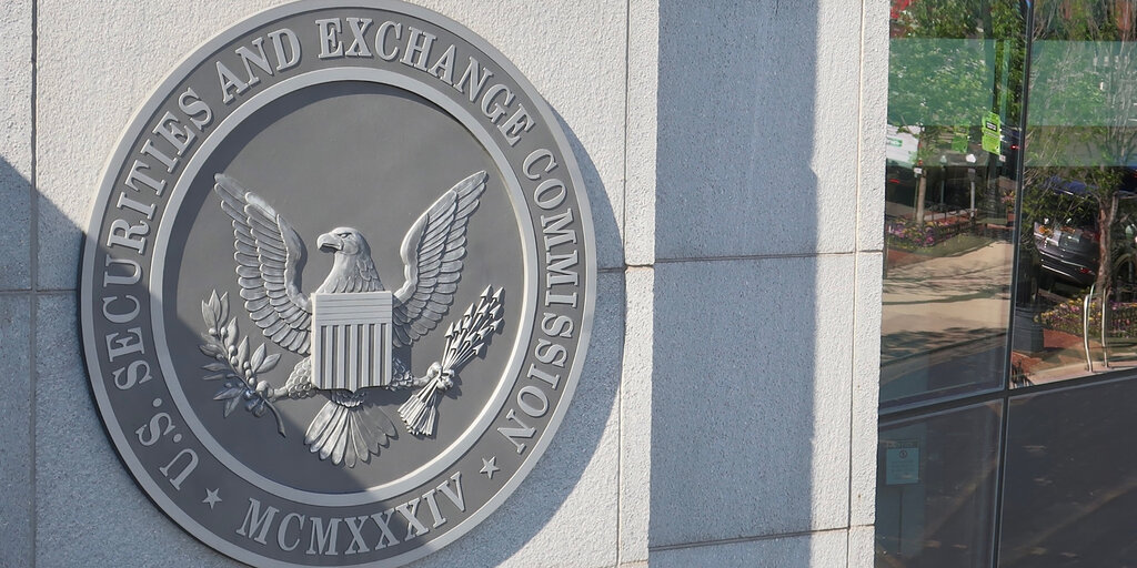 SEC Deems BlackRock and Fidelity Bitcoin ETF Applications Inadequate