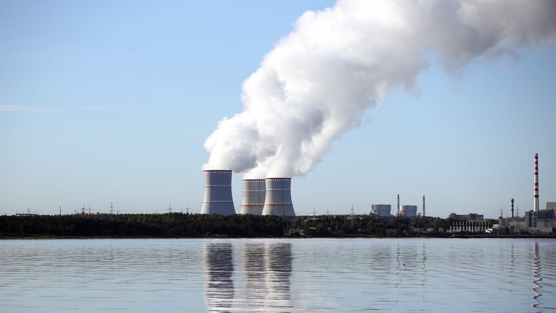 "Drone Attack Damages Zaporizhzhia Nuclear Plant in Ukraine"
