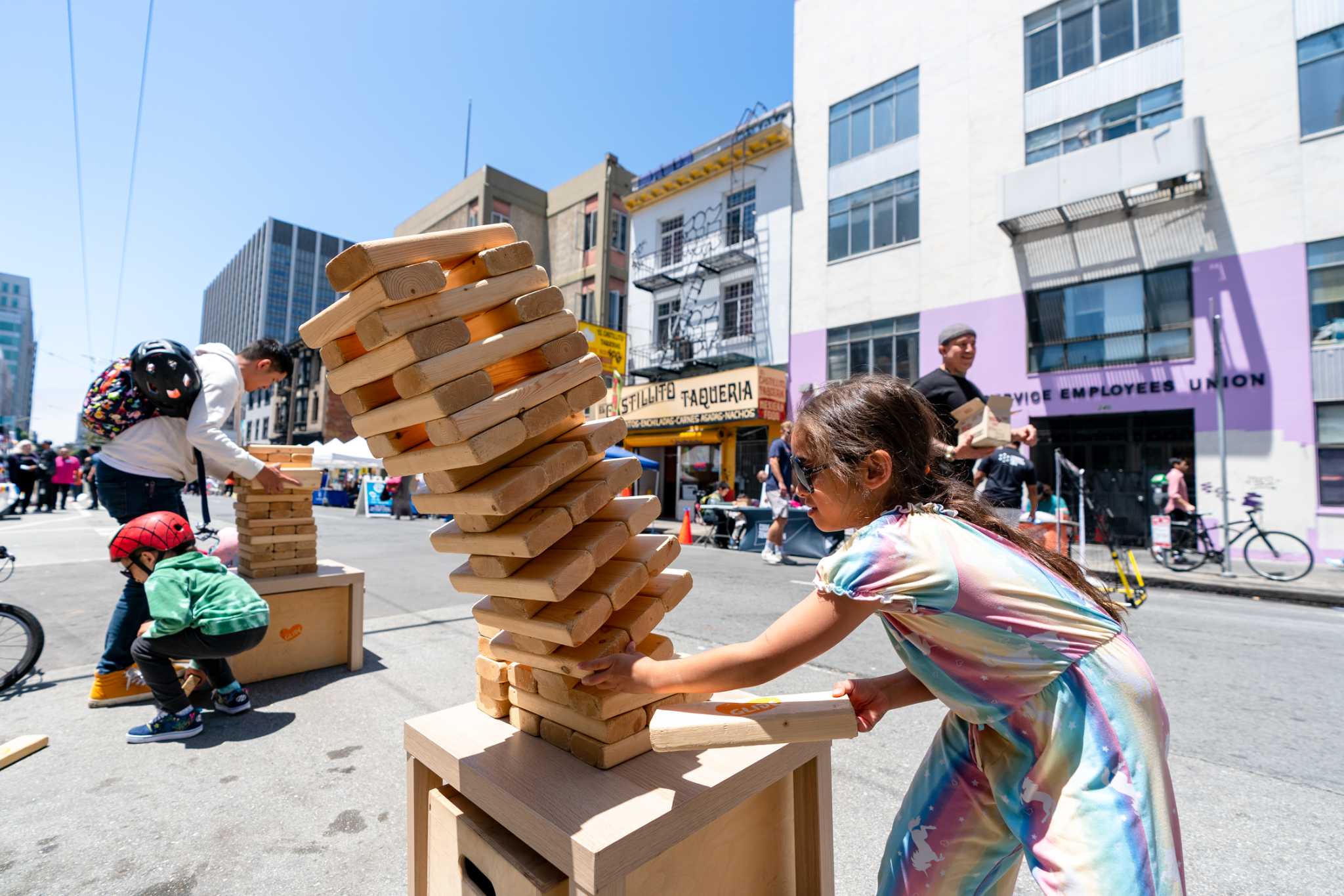Sunday Streets in Tenderloin: A Haven of Freebies and Positivity.