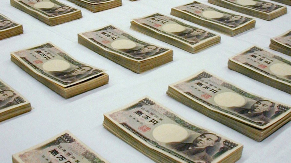 Featured image for Japan Drops from Top Creditor Spot After 34 Years