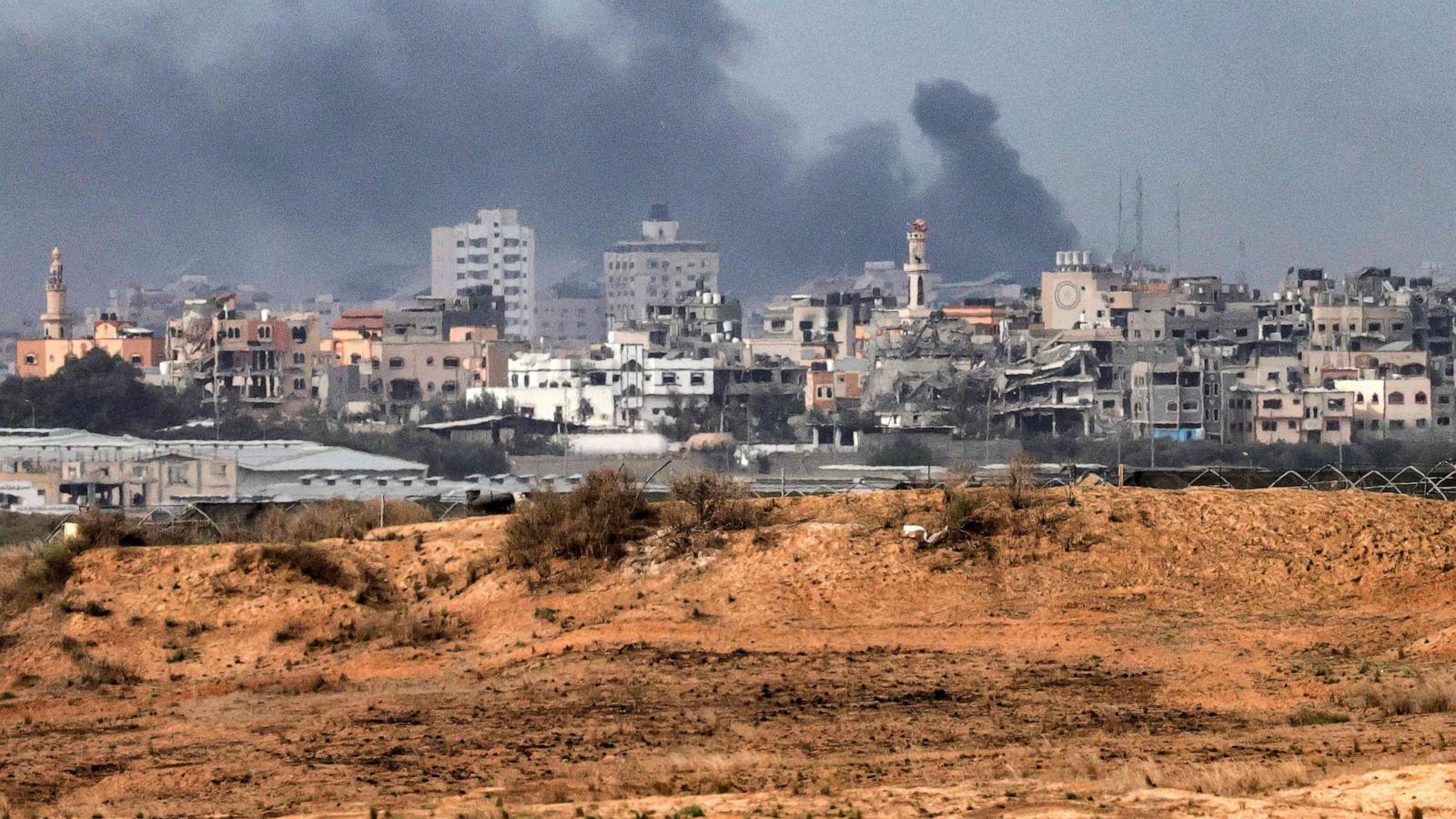 "War in Gaza: Main Hospital Targeted, Escalating Tensions"