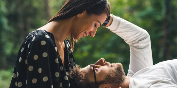 "Love and Luck: Horoscopes for April 6-7, 2023"