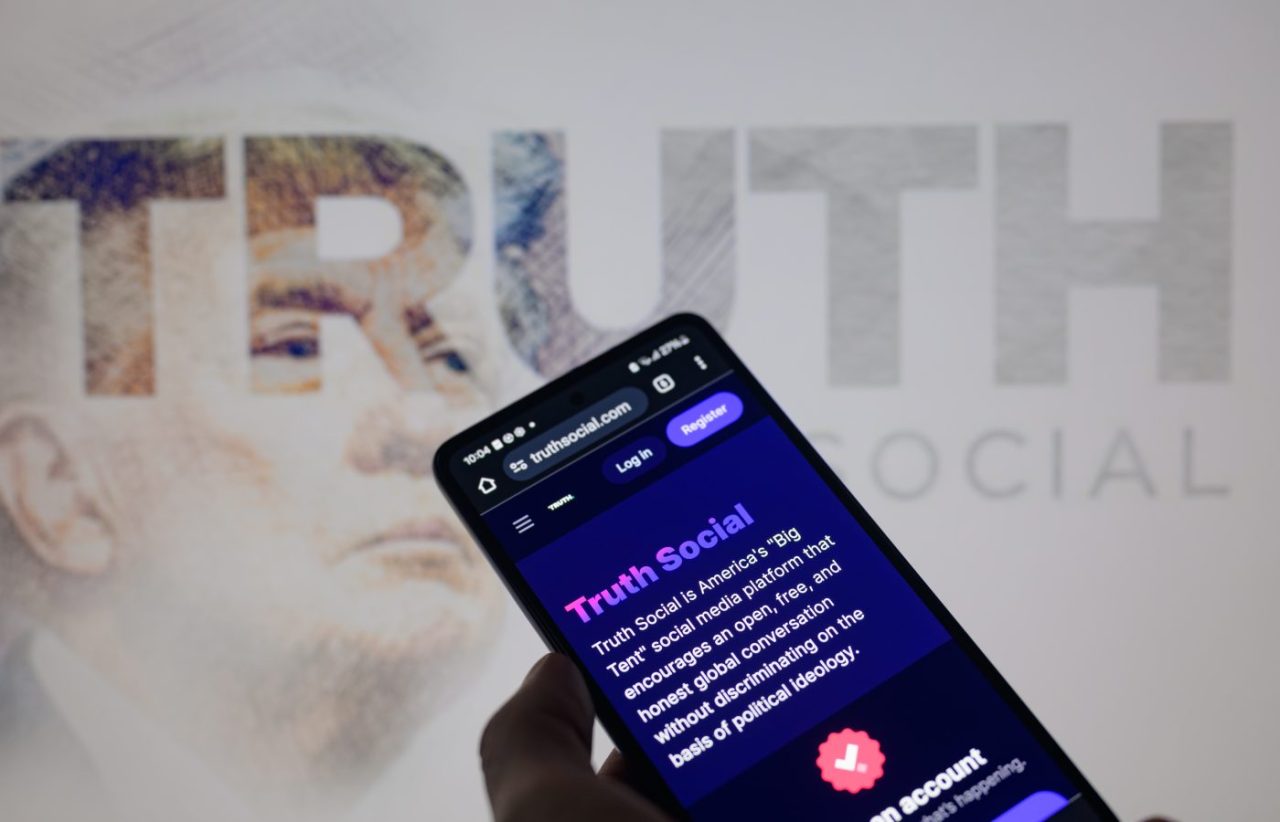 Featured image for "Trump Media Stock Plummets, Trump's Net Worth Takes Hit"