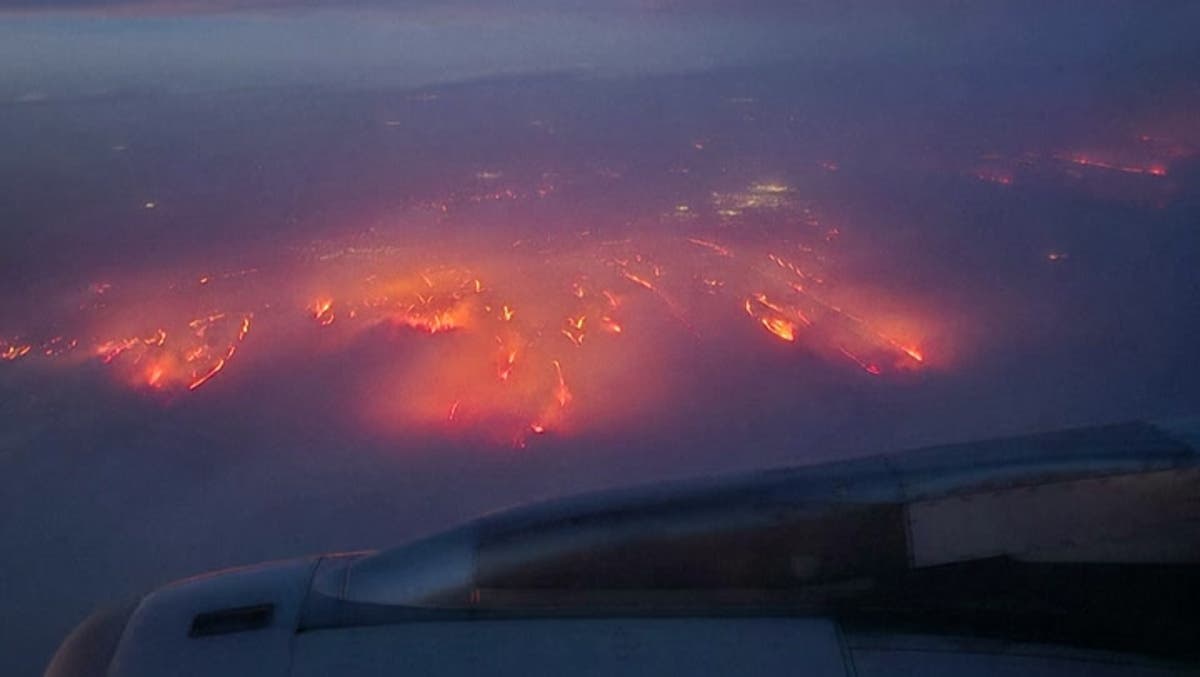 "Texas Wildfires Threaten Nuclear Weapon Factory: Emergency Evacuations and Operations Ceased"