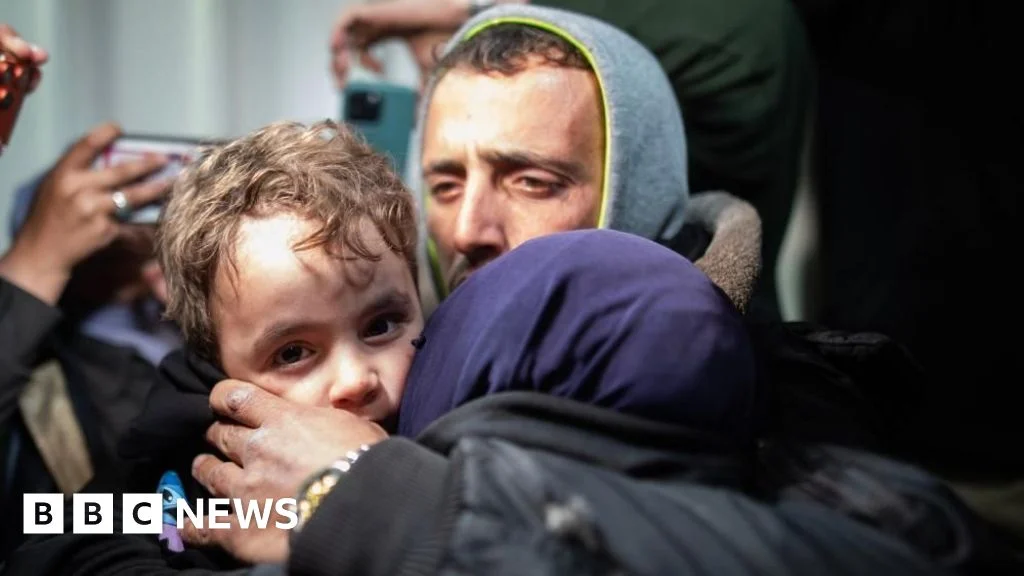 Militia-linked checks at Gaza checkpoint shadow Rafah reopening