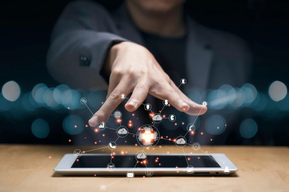 "AI Predicts Palantir's 2024 Stock Performance: Can It Repeat 2023's Success?"