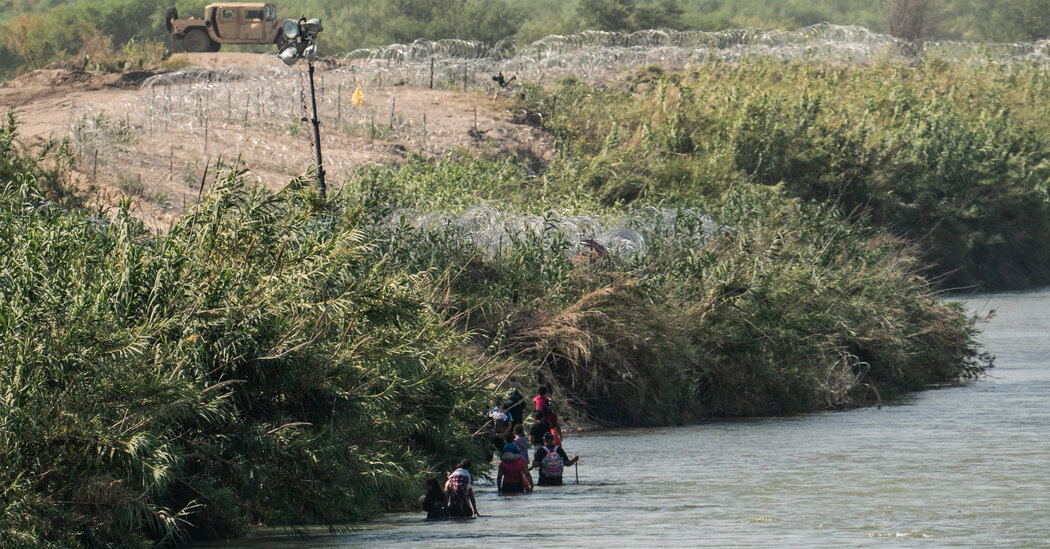 Texas' Controversial Border Tactics: Injuries, Water Denial, and Pushing Migrants into the River
