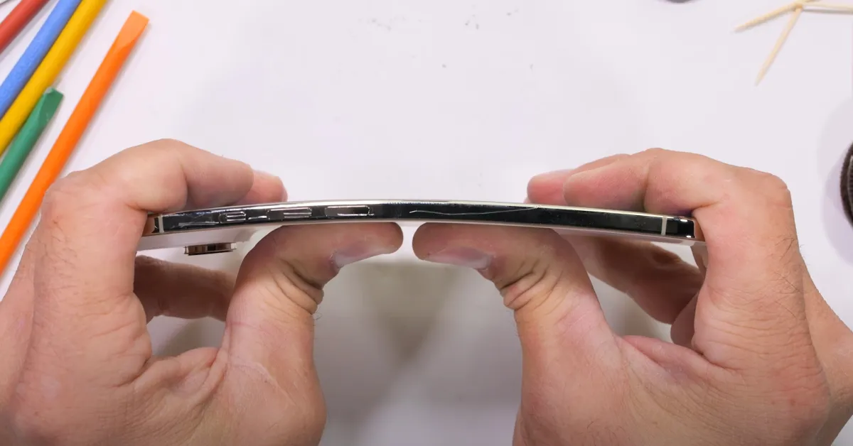 Featured image for iPhone Air Bend Test Confirms Apple's Durability Claim