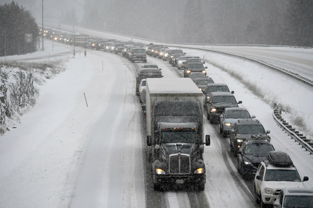 Featured image for "Monday's Blizzard and Snowstorm to Disrupt Denver Commute, Impacting Colorado"