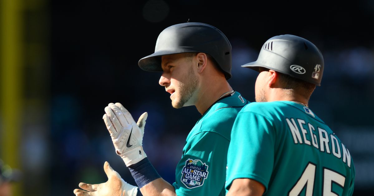 Featured image for Mariners' Late Start Turns into Offensive Victory over Rays